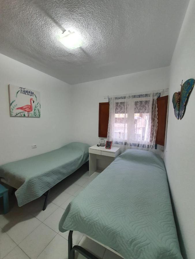 Fabulous 2-Bedroom Apartment Right On The Beach Of Los Crstianos Arona  Exterior foto